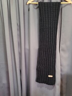 Black Chunky Knit Scarf
